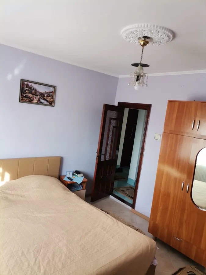 3 camere